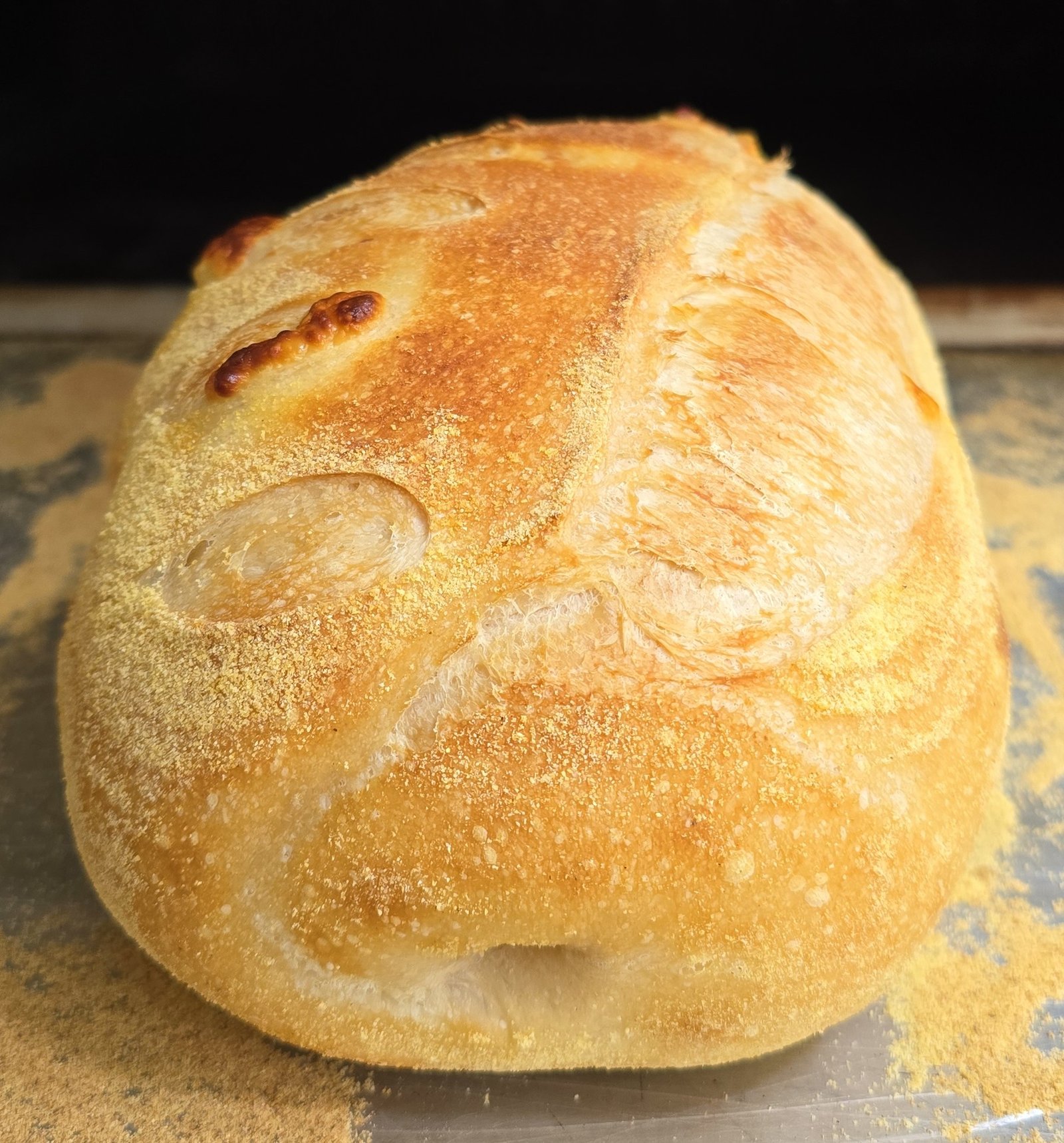 Bloque masa madre relleno de queso mozzarella artesanal